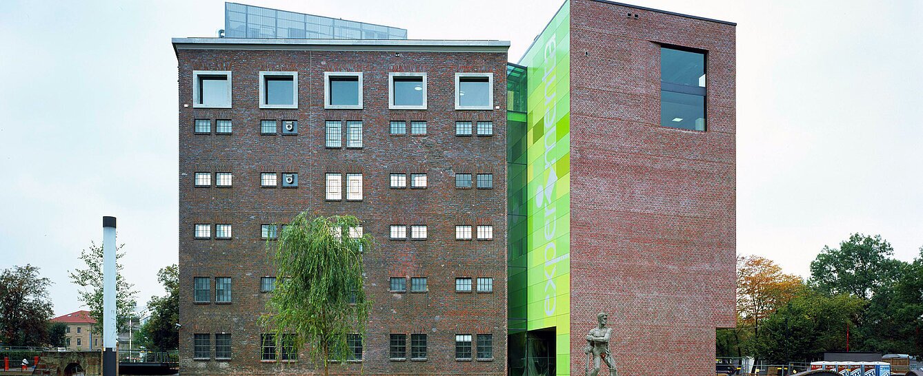 DZP 2011sciencecenter Sutdioinges